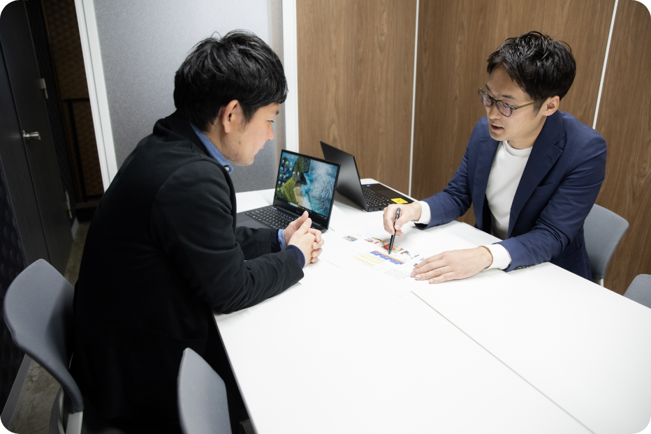 オフィスでの作業風景1